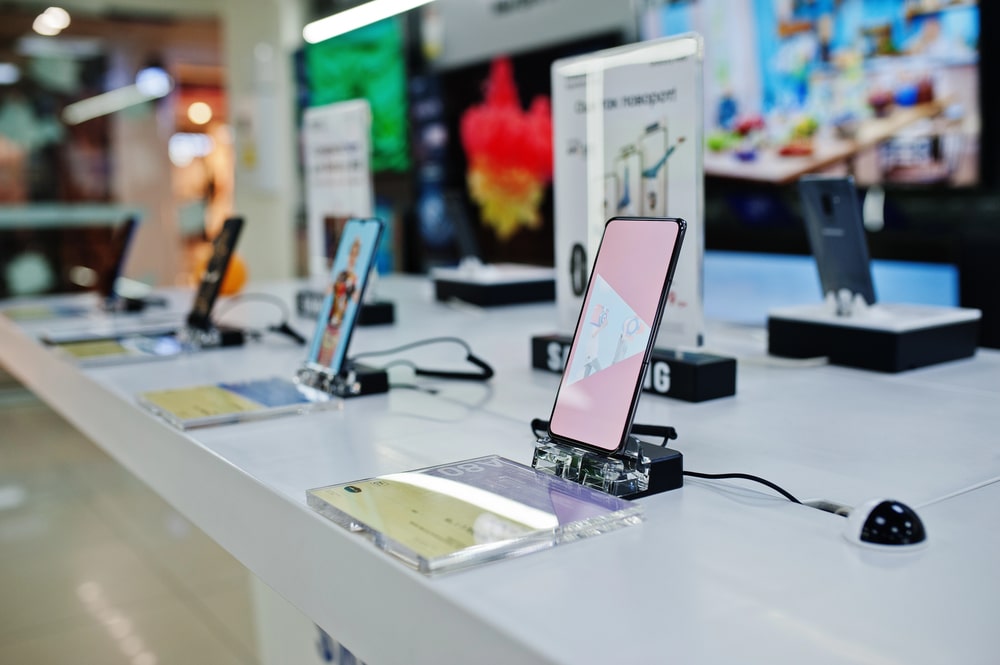 Street Hustle to Success: Why Pop-Up Vendors Are Winning with Low-Cost, High-Profit Tech Accessories